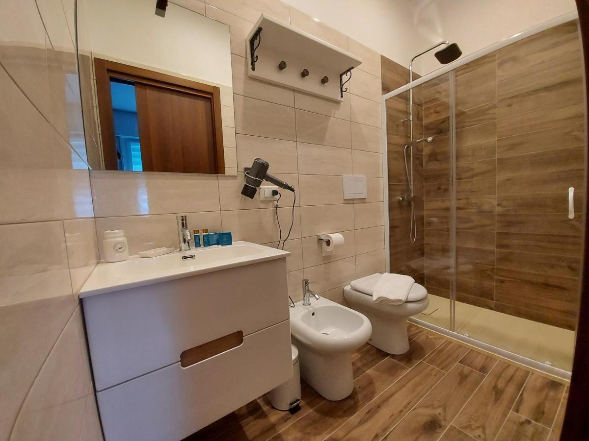 I Tre Marchi Rooms / Camera Mare Термоли Экстерьер фото