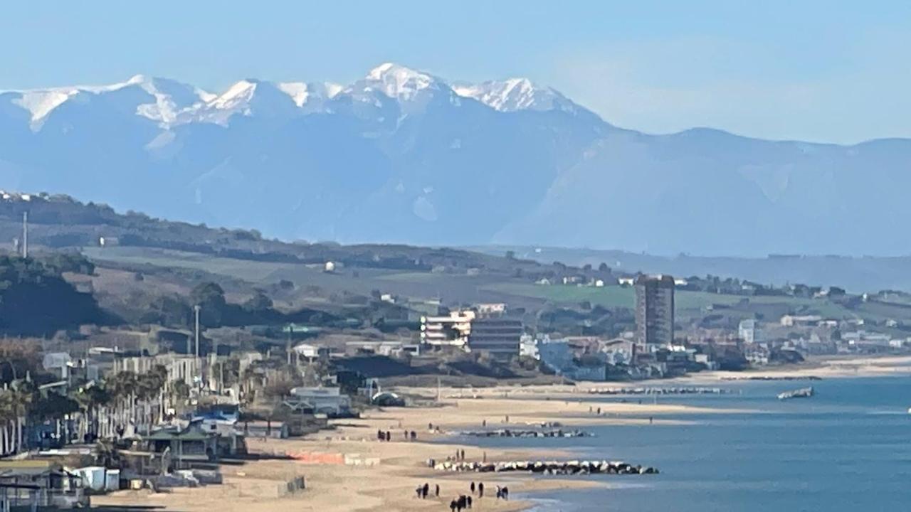 I Tre Marchi Rooms / Camera Mare Термоли Экстерьер фото